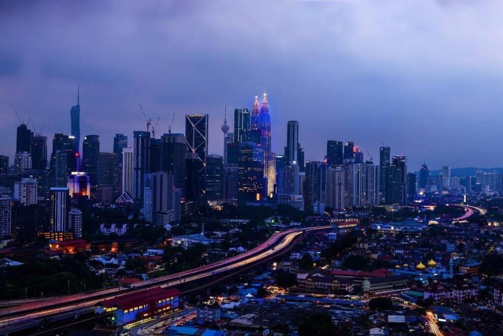 10Mins To Klcc W Lrt+Mall+Netflix Muji Urban Kuala Lumpur Exterior foto